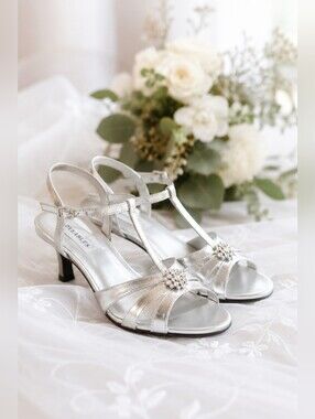 Dyeables Opal T-strap Metallic Heeled Sandals Rhinestones Wedding Women's 9 M